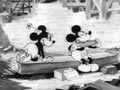 Mickey Mouse n052 - Building a Building